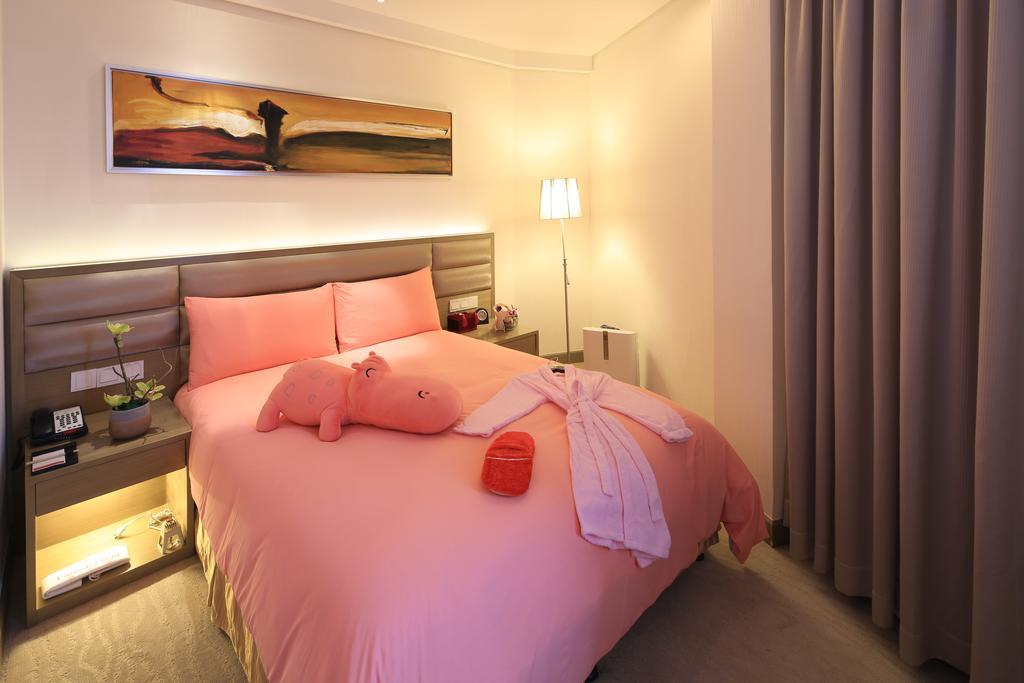 Ramada Plaza By Wyndham Shanghai Caohejing Hotel Bagian luar foto