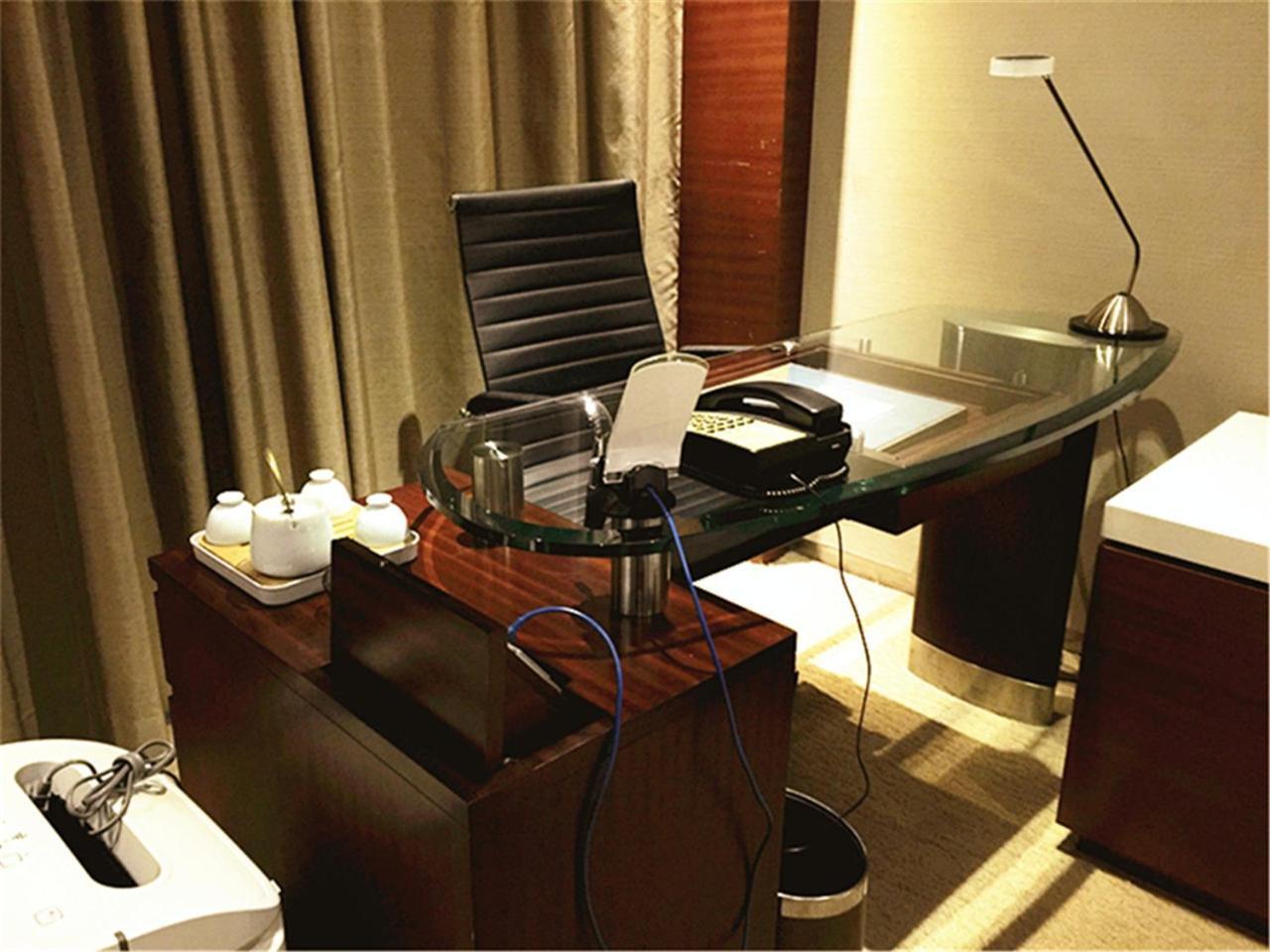 Ramada Plaza By Wyndham Shanghai Caohejing Hotel Bagian luar foto
